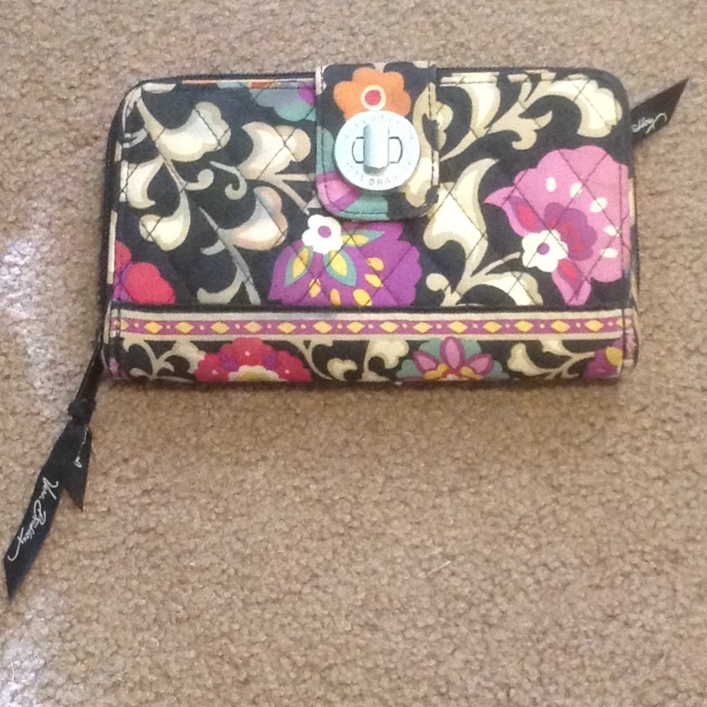 Vera Bradley turn key wallet